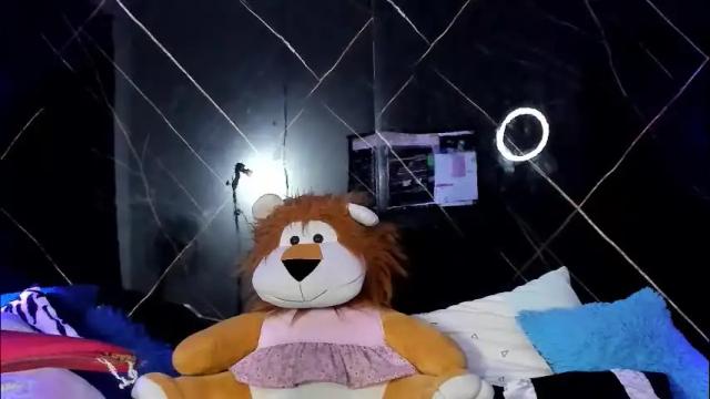 Image 3 of kimberlyn_burbano Stream on Chaturbate on 2 months ago