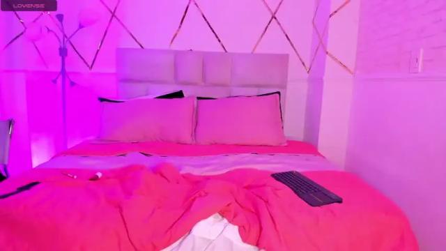 Image 10 of kimberlyquintero_ Stream on Chaturbate on 23 months ago