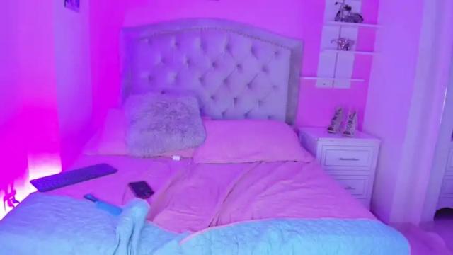 Image 10 of kimberlyquintero_ Stream on Chaturbate on 23 months ago