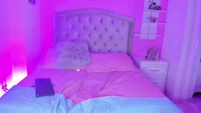 Image 7 of kimberlyquintero_ Stream on Chaturbate on 23 months ago