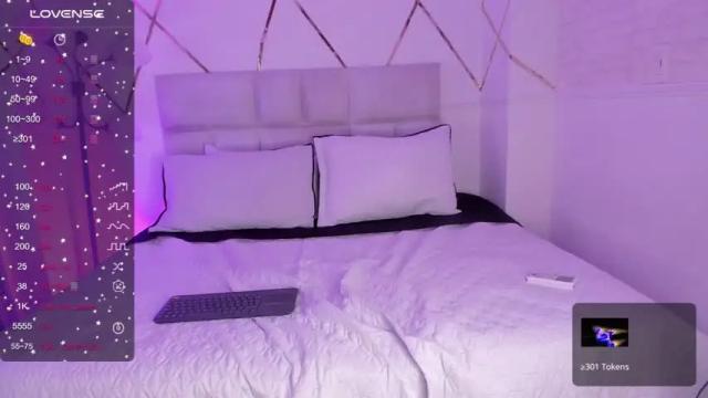 Image 3 of kimberlyquintero_ Stream on Chaturbate on 22 months ago