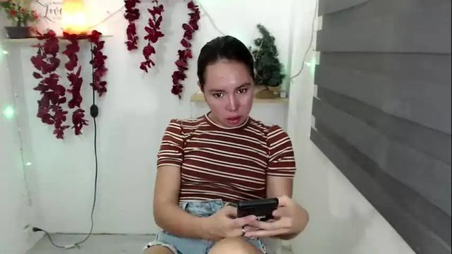 Image 8 of kimbratx Stream on Chaturbate on 1 month ago