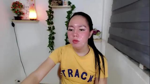 Image 2 of kimbratx Stream on Chaturbate on 1 month ago