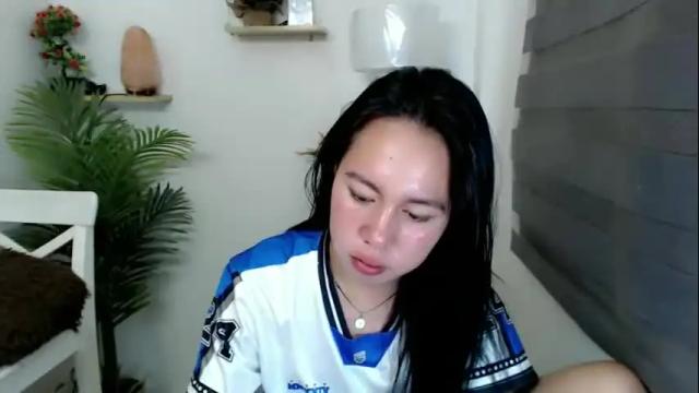 Image 2 of kimbratx Stream on Chaturbate on 1 month ago