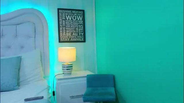 Image 11 of kimbrookss Stream on Chaturbate on 1 month ago