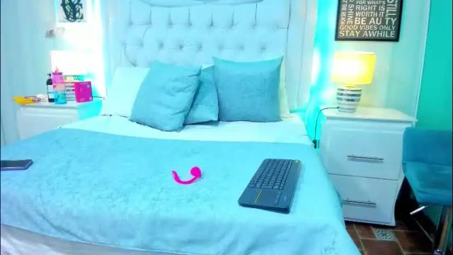 Image 2 of kimbrookss Stream on Chaturbate on 1 month ago