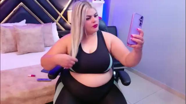 Image 4 of kimbrookss Stream on Chaturbate on 1 month ago