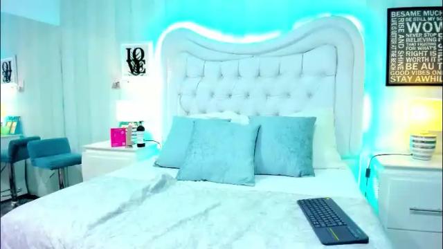 Image 3 of kimbrookss Stream on Chaturbate on 1 month ago