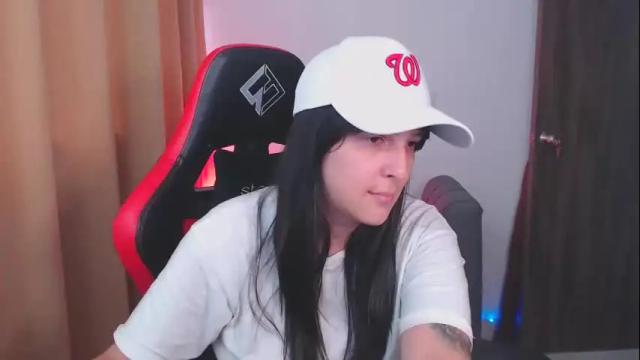 Image 2 of kimflexible_ Stream on Chaturbate on 1 month ago