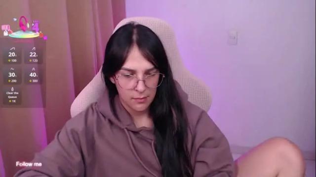 Image 3 of kimflexible_ Stream on Chaturbate on 4 months ago