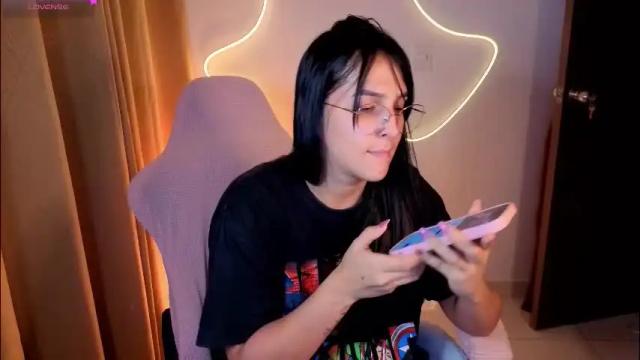 Image 8 of kimflexible_ Stream on Chaturbate on 24 days ago