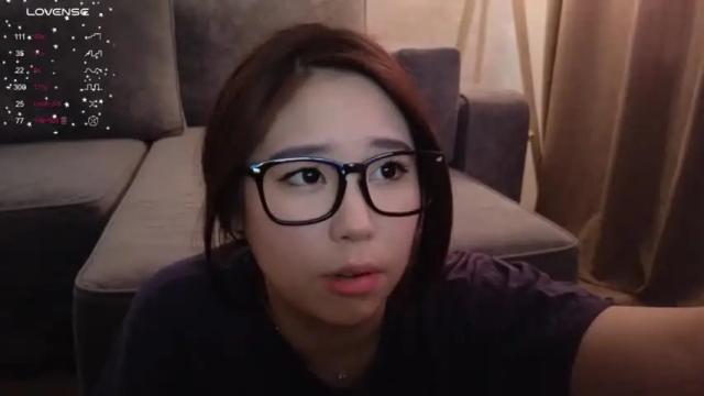 Image 11 of kimi_kay Stream on Chaturbate on 14 months ago