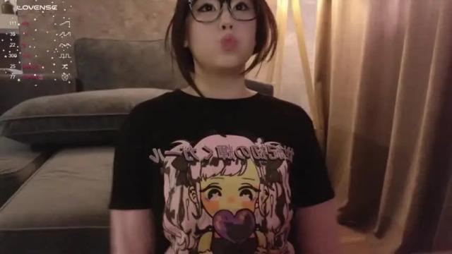Image 3 of kimi_kay Stream on Chaturbate on 16 months ago