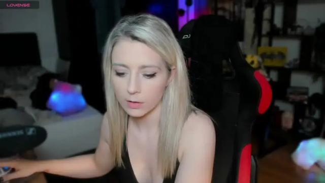 Image 3 of kimilee22 Stream on Chaturbate on 1 month ago