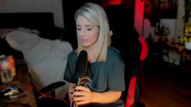 Image 12 of kimilee22 Stream on Chaturbate on 29 days ago