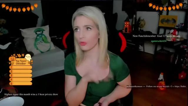 Image 3 of kimilee22 Stream on Chaturbate on 8 days ago