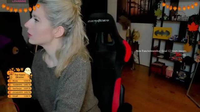 Image 3 of kimilee22 Stream on Chaturbate on 2 days ago