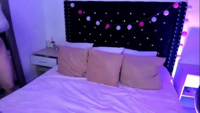 Image 4 of kimkalifa Stream on Chaturbate on 2 months ago