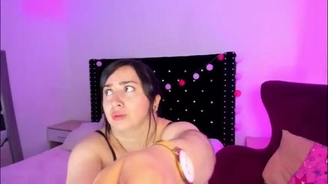 Image 2 of kimkalifa Stream on Chaturbate on 1 month ago