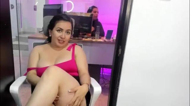 Thumbnail 1, kimkalifa's Stream at Chaturbate, 1 month ago