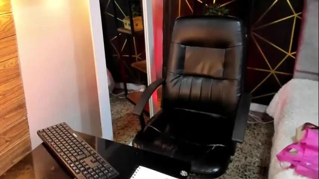 Image 10 of kimkalifa Stream on Chaturbate on 1 month ago