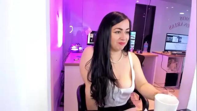 Image 11 of kimkalifa Stream on Chaturbate on 1 month ago