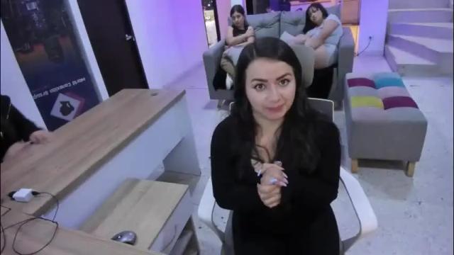 Image 3 of kimkalifa Stream on Chaturbate on 1 month ago