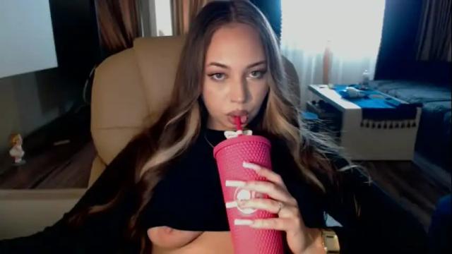Image 12 of kimlee4 Stream on Chaturbate on 13 days ago