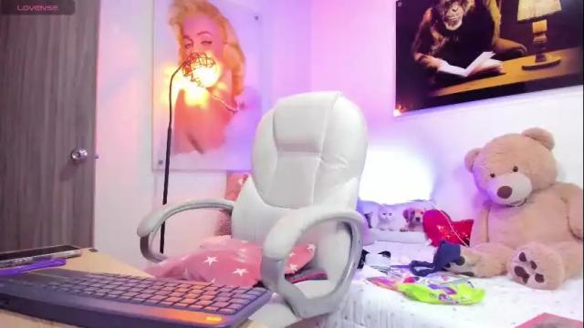 Image 11 of kimmberly_saenz_ Stream on Chaturbate on 26 days ago