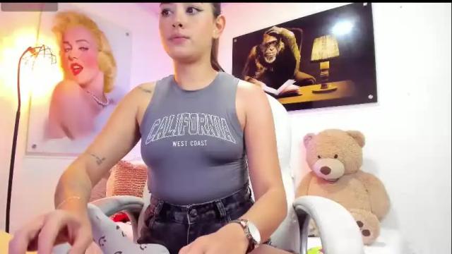 Thumbnail 2, kimmberly_saenz_'s Stream at Chaturbate, 19 days ago