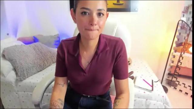 Image 3 of kimmberly_saenz_ Stream on Chaturbate on 1 month ago