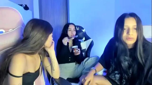 Image 3 of kimmi_foxy Stream on Chaturbate on 1 month ago
