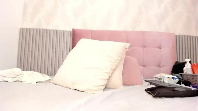 Image 2 of kimmie_kaboom_ Stream on Chaturbate on 9 days ago
