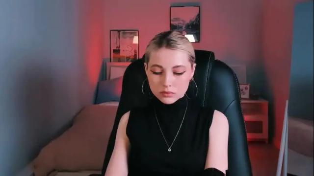 Image 12 of kimmie_shine Stream on Chaturbate on 1 month ago