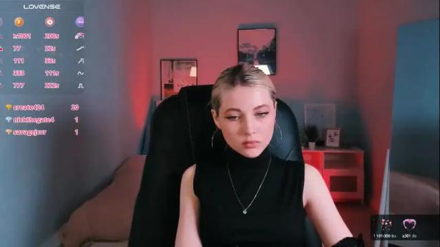 Image 4 of kimmie_shine Stream on Chaturbate on 1 month ago