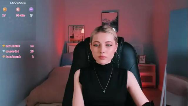 Image 8 of kimmie_shine Stream on Chaturbate on 1 month ago
