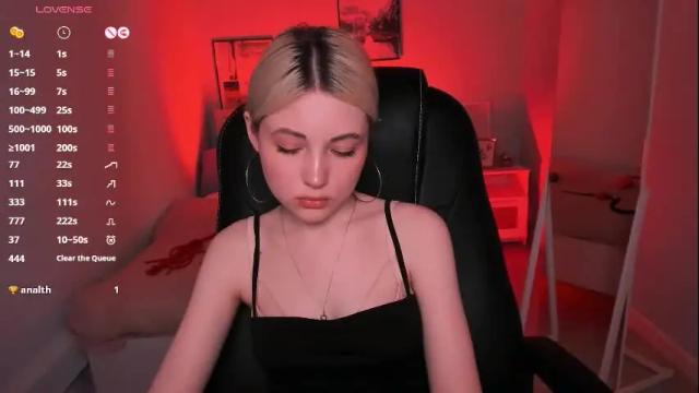 Image 10 of kimmie_shine Stream on Chaturbate on 1 month ago