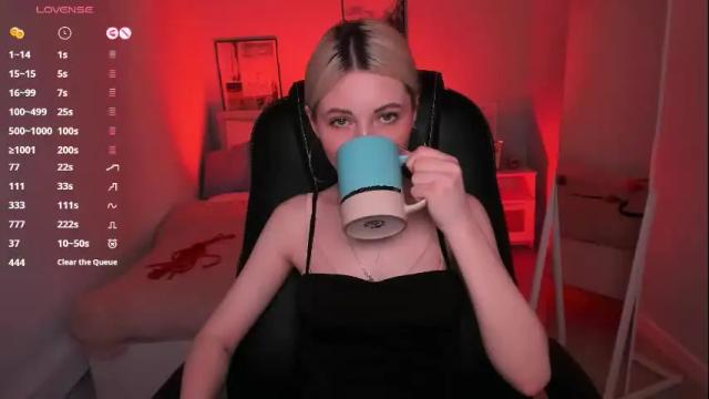 Image 4 of kimmie_shine Stream on Chaturbate on 1 month ago