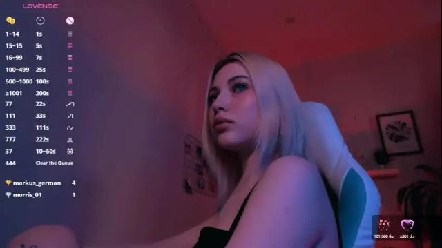 Image 11 of kimmie_shine Stream on Chaturbate on 27 days ago