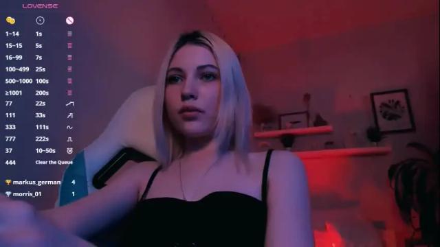 Image 12 of kimmie_shine Stream on Chaturbate on 27 days ago
