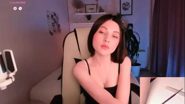 Image 11 of kimmie_shine Stream on Chaturbate on 15 days ago