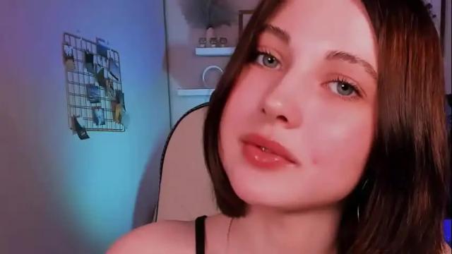 Image 12 of kimmie_shine Stream on Chaturbate on 1 month ago