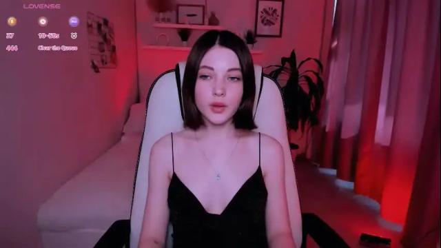 Image 4 of kimmie_shine Stream on Chaturbate on 1 month ago