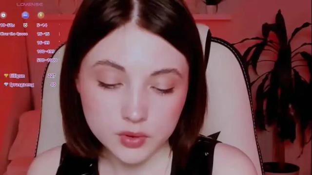 Image 12 of kimmie_shine Stream on Chaturbate on 1 month ago