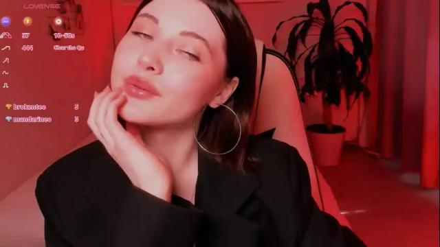 Image 11 of kimmie_shine Stream on Chaturbate on 27 days ago