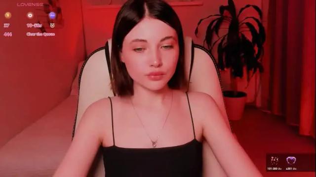 Image 4 of kimmie_shine Stream on Chaturbate on 27 days ago