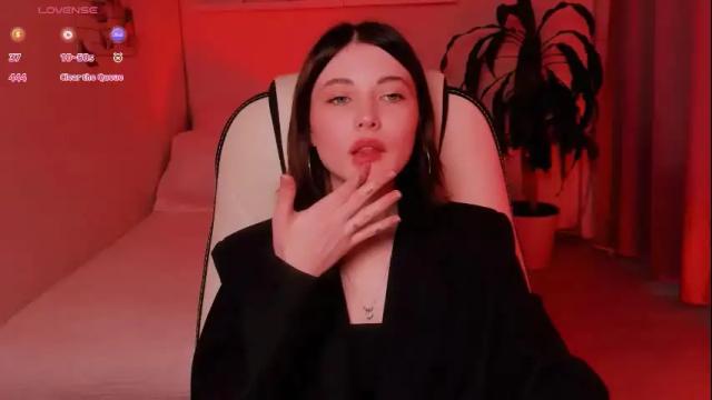 Image 8 of kimmie_shine Stream on Chaturbate on 27 days ago