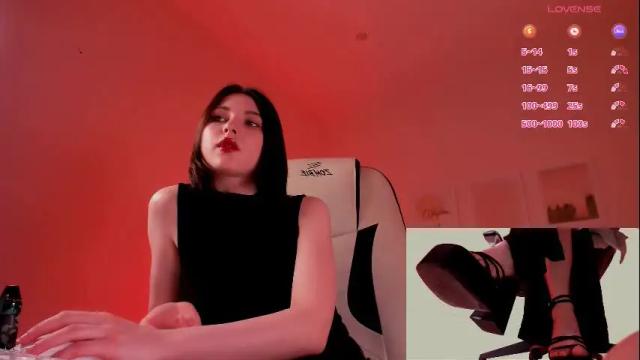 Image 4 of kimmie_shine Stream on Chaturbate on 21 days ago