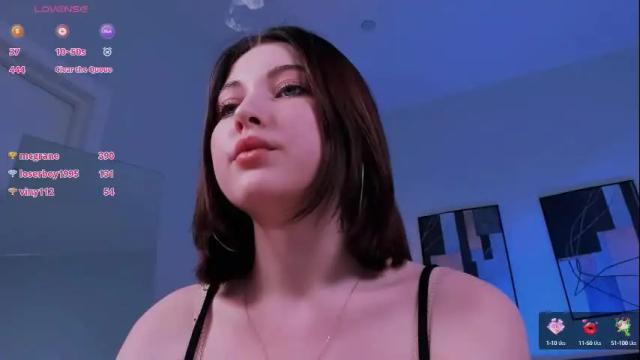 Image 3 of kimmie_shine Stream on Chaturbate on 13 days ago
