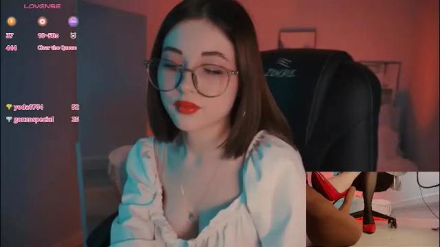 Image 10 of kimmie_shine Stream on Chaturbate on 2 months ago